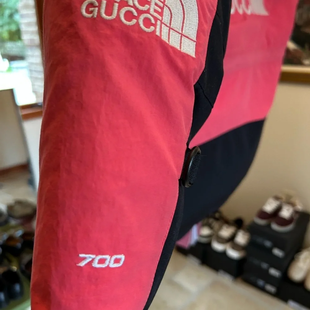 Women's Gucci X Northface, collaboration, puffer jacket size medium NWT - Picture 6 of 13